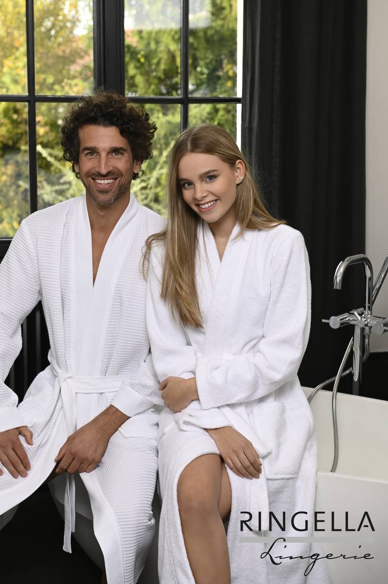 M111703_M118704-image_pique-mantel_mit bindeguertel_frotteemantel_ringella